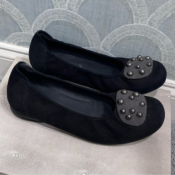 Sabrinas Shoes Black Suede Flats with Silver Embellishments, SZ EU 37 (6.5) EUC - Picture 3 of 6